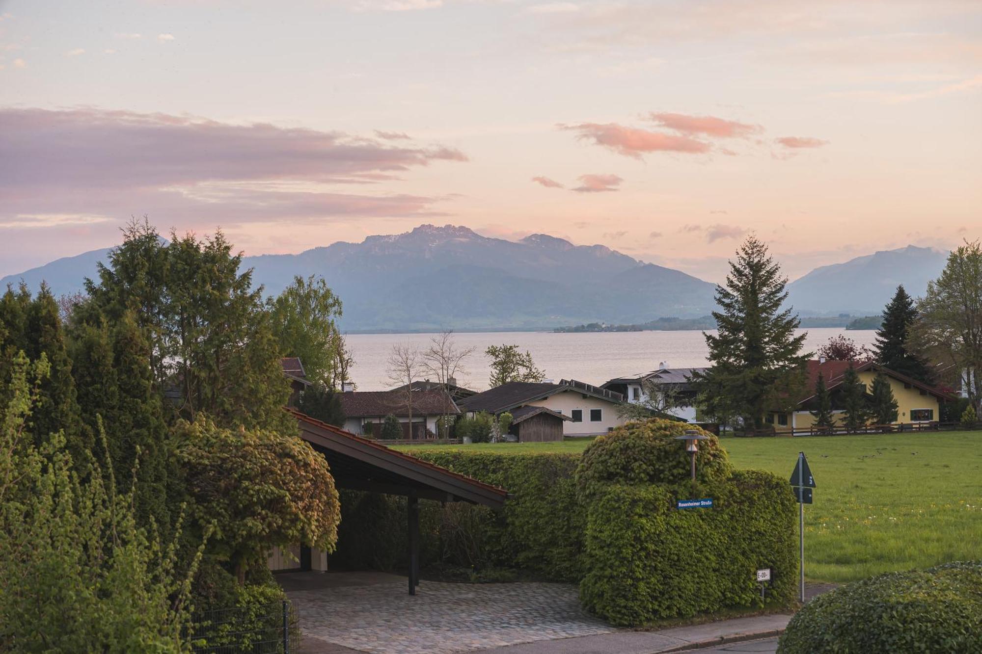 Chalet Am See - Seeblick Bergblick Modern Charmant Neu Seeon-Seebruck Exterior photo